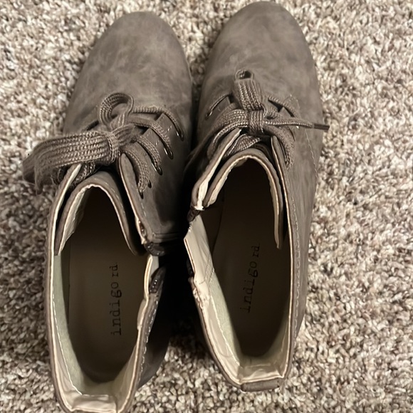 Like new Indigo rd boots - Picture 2 of 4